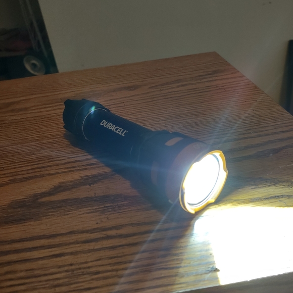 Duracell flashlight - Picture 3 of 3
